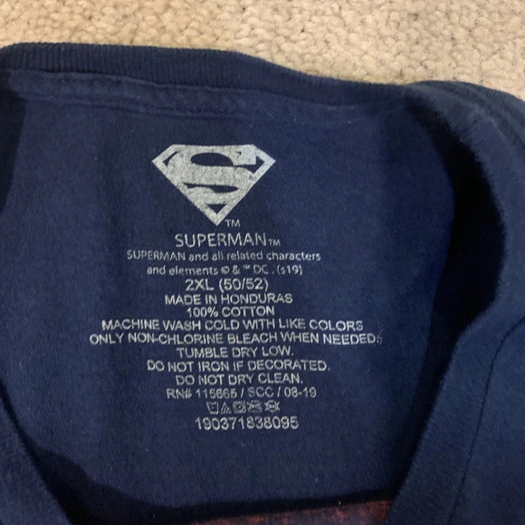 Superman T-Shirt - Picture 3 of 4